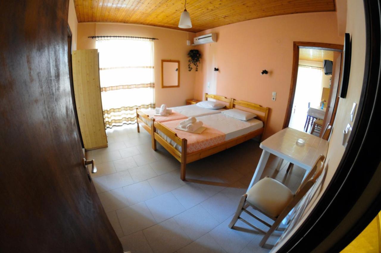 פפקי Nefeli Rooms חדר תמונה