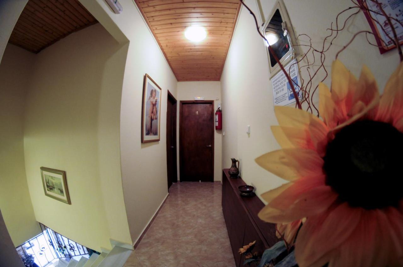 פפקי Nefeli Rooms מראה חיצוני תמונה